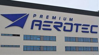 Die Teilefertigung der Airbus-Tochter Premium Aerotec (PAG) in Augsburg wird nun doch nicht an Mubea abgetreten. Nun sind aber andere PAG-Standorte Gegenstand von Verkaufsgesprächen. Doch das ist noch nicht alles, was Airbus umtreibt. (Bild: Airbus)