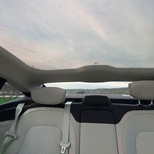 ... lediglich der Blick nach hinten ist aufgrund der hohen Kofferraumkante eingeschränkt.(Bild:  Mauritz – VCG)