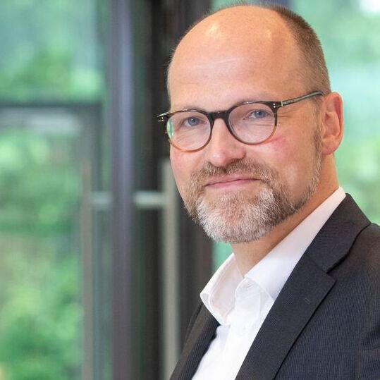 „Die Lage ist wirklich ernst. Wir sehen auch keine Impulse, dass sich daran etwas ändern wird“, beklagt Winfried Golla, Hauptgeschäftsführer des VCI Baden-Württemberg. „Die Lage ist wirklich ernst. Wir sehen auch keine Impulse, dass sich daran etwas ändern wird“, beklagt Winfried Golla, Hauptgeschäftsführer des VCI Baden-Württemberg.