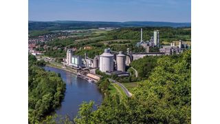 Die Zementindustrie wird nachhaltiger! Denn Linde und Heidelberg Materials arbeiten zusammen, um im Zementwerk Lengfurt von Heidelber Materials zigtausend Tonnen CO2 abzuscheiden, zu verflüssigen und sie wieder dem Rohstoffkreislauf zuzuführen. Hier berichten die Partner. (Bild: Heidelberg Materials)