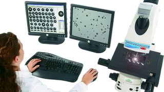 Abb. 1 Zur Partikelform-Analyse: Für pulverförmige Substanzen bietet das Morphologi G2 Partikelbildanalysesystem mikroskopische Bilder und Histogramme mit hoher statistischer Aussagekraft. (Archiv: Vogel Business Media)