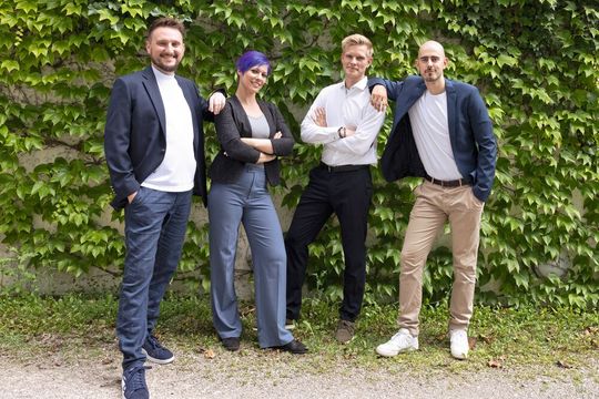 Das vierköpfige Team des Start-ups EASE: Martin Fleischer, Christina Harbauer, Noah Gerullis und Peter Schaefer (v.l.n.r.).(Bild:  EASE)
