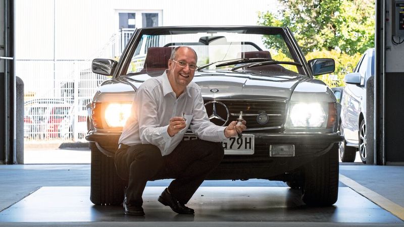 Auch für zahlreiche Young- und Oldtimer bietet Philips/Lumileds LED-Nachrüstlampen mit Straßenzulassung an. (Bild: Philips/Lumileds)