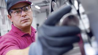 Am Standort Schweinfurt beginnen umfangreiche Modernisierungen des Lager- und Versandzentrums für Wälzlager. (Bild: Schaeffler)