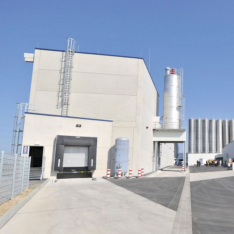 Mit dem Standort in Worms sieht sich Greiwing für das Handling von Gefahrstoffen sowie dessen Transport in Silos gut gerüstet.