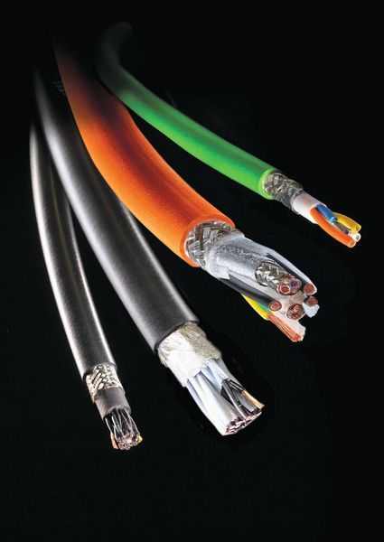 Im Verbund mit seinen Tochterunternehmen bietet Helukabel komplette Systemlösungen für die Energieführung aus einer Hand.  (Bild: Helukabel)