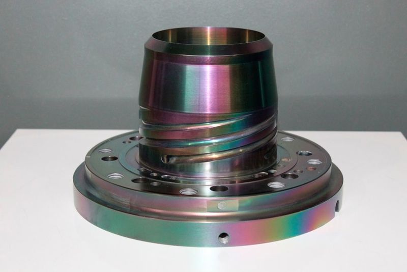 Das selbe Blaskopfelement nach der thermischen Reinigung durch ein System von Schwing Technologies. (Schwing Technologies)