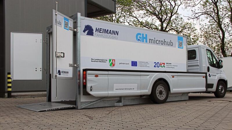 Fahrzeugbau Heimann zeigt den Hubi35, der bisher mit einem konventionellen Dieselantrieb angeboten wurde, erstmals als Elektrovariante.