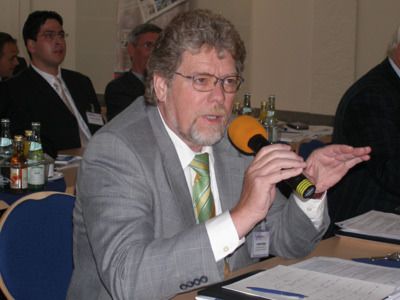 Zwischenfragen waren erwünscht. ZKF-Präsident Friedrich Nagel hakte nach. (Archiv: Vogel Business Media)