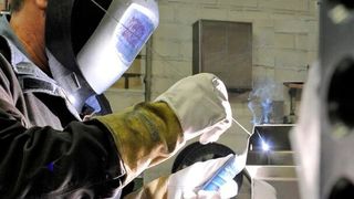 Brenzlig! Der AGV Nord richtete sich Anfang Februar mit der Aufforderung an die Bundesregierung, sich tunlichst aus dem Thema Aus- und Weiterbildung herauszuhalten. Warum, das erklärt nebenstehende Meldung. (Bild: P. Knüpfel)