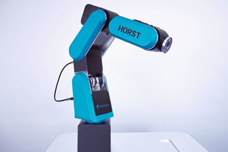 Mit Horst600 erweitert Fruit­core Robotics seine Produktfamilie um einen modularen Kleinroboter für Anwendungen in Pharma­unternehmen, Laboren, der Medizintechnik und der Industrie. (Fruitcore Robotics)