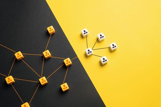 Bei Outsourcing werden bestimmte Prozesse an einen externen Anbieter ausgelagert.(Bild:  Andrii Yalanskyi - stock.adobe.com)