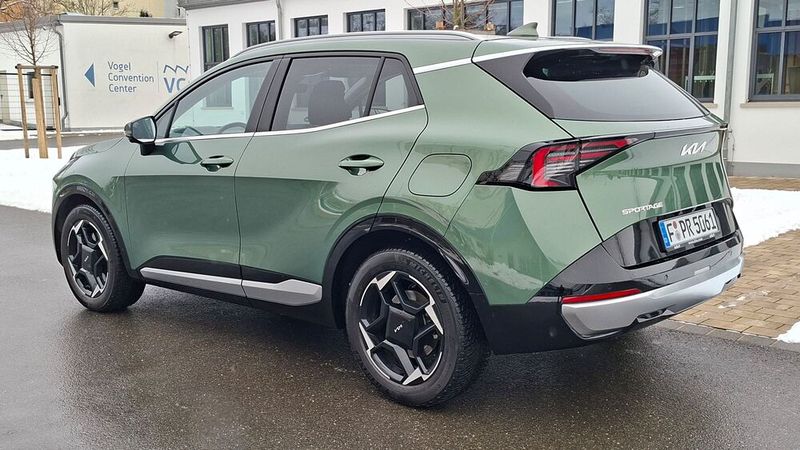 Das Fahrgefühl: Im Kia Sportage lässt es sich sehr komfortabel reisen. Auch nach längeren Fahrten kommt man entspannt am Ziel an.  (Bild: Dominski – VCG)