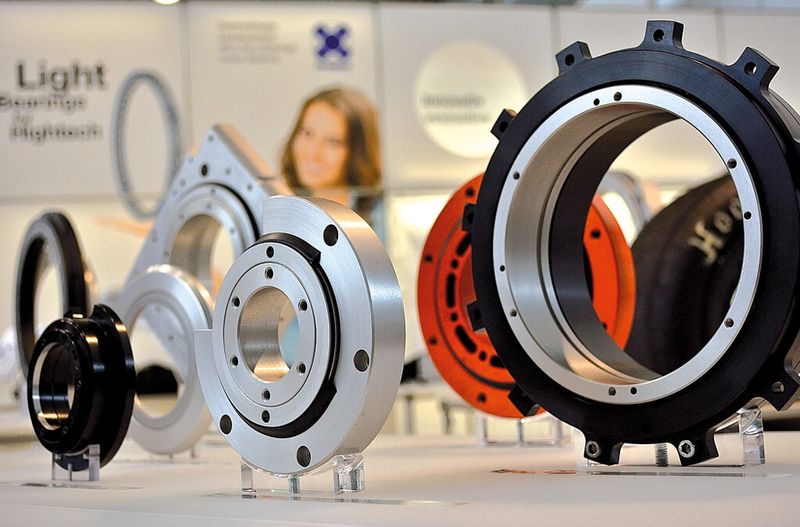 Franke bringt zur Hannover Messe Leichtbau- und Speziallager mit. Letztere lassen sich individuell an den Einsatzfall anpassen. (Bild: Franke)