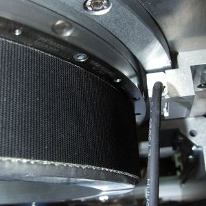 Die horizontal eingebaute Drehverbindung mit Aufnahme und integrierter Riemenscheibe, auf der der Drehencoder des Scanners lagert, wurde von Rodriguez speziell für diese Anwendung maßgeschneidert.