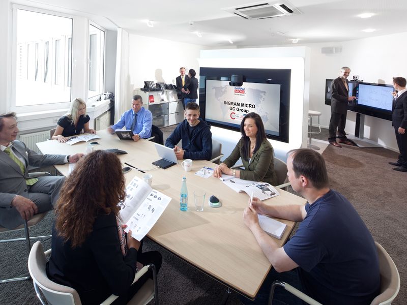 ...anhand von individuellen und herstellerübergreifenden Entscheider-Szenarien praxistaugliche Lösungen für ihre Kunden zu erarbeiten. (Ingram Micro)