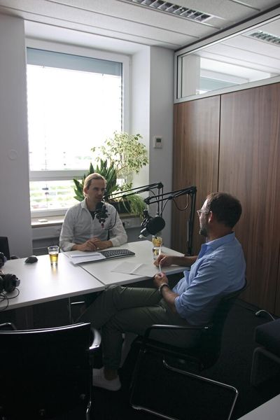 „Ich bin der Meinung, das Thema heißt Transparenz: Was will man erreichen? Was sind die relevanten Kriterien? Einigkeit über das Ziel und ein bisschen Mut sind gefragt!“ - Daniel Goebel, Sales Director Aftermarket, Compressor Solutions EMEA bei EagleBurgmann (r.) im Gespräch mit PROCESS-Redakteur Dominik Stephan. (Bild: PROCESS)