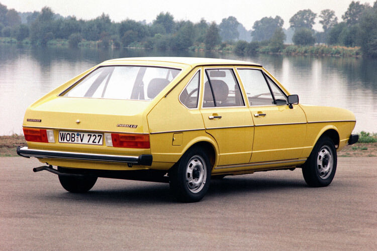Seit dem gleichen Jahr gab es die Passat-Limousinen optional mit großer Heckklappe. (Foto: Volkswagen)