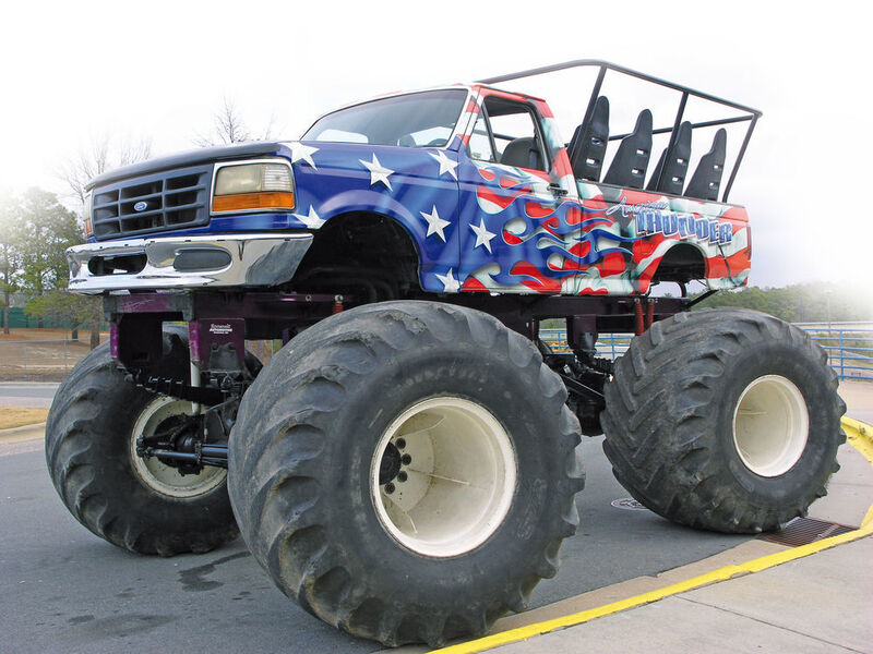 Klassische US-amerikanische Pick-Up-Trucks und SUVs mit V8-Motor und 4-Gang-Automatikgetriebe gehören nicht zu den sparsamtsten Vertretern ihrer Gattung.  (Flickr.com/Selena N. B. H./[25/365] Monster truck)