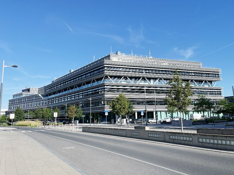 Vista esterna del centro di ricerca di recente costruzione a Vienna(Immagine: Lorenz Consult)