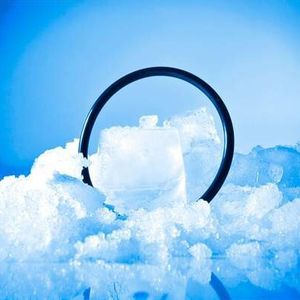Die FFKM Dichtungswerkstoffe Perlast Ice von COG sind in verschiedenen Varianten für den Einsatz bei extremen Temperaturbedingungen erhältlich.