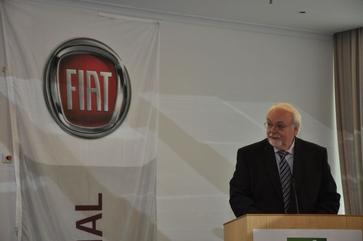 Wilfried Blöbaum, 1. Vorsitzender des Fiat-Händlerverbands, befasst sich seit dem 1. Januar 2012 intensiv mit den neuen Händler- und Serviceverträgen. (Foto: Richter)