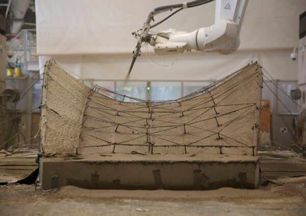 Das Institute of Structural Design der TU Braunschweig druckt mit Shotcrete 3D Printing optimierte Bauteile ressourcenschonend und produktiv, für eine nachhaltige, digitale Zukunft. (Bild: TU Braunschweig)
