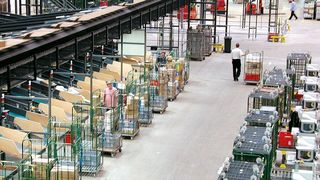 Die Lagerführungssoftware LFS von E+P kommt sowohl bei manuell geführten als auch bei automatischen Lagereinheiten zum Einsatz. (Bild: E+P)