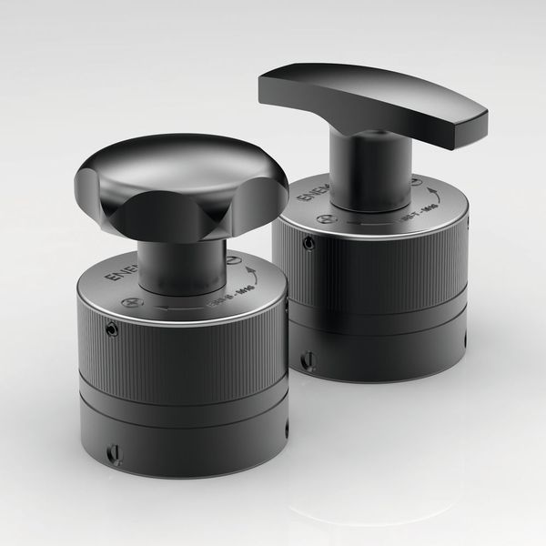 The power clamping nuts of series ESBS and ESBT with their integrated planetary gear from Enemac can be driven by a handle easily and without great effort.  (Enemac)