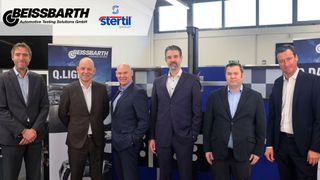 Als Manager nun in einem Konzern vereint: (v.l.) Douwe Groenendijk (CFO) und Bennie Stapensea (CEO) von der Stertil Group haben mit Gary Palmer von Beissbarth sowie Frank Scherer (CEO), Alex Maier (CC) und Hans Peter Zurwesten (CSO) von Nussbaum die Übernahme von Beissbarth bekannt gegeben. (Bild: Stertil Group)