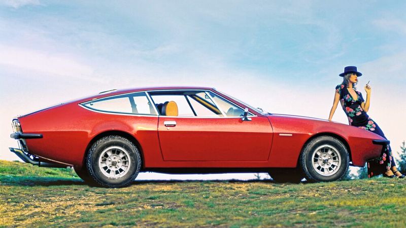 Besucher der 73er IAA bekamen ebenfalls den neuen Opel Bitter Diplomat CD zu sehen. Er ist mit einem 5,4 Liter großen Achtzylinder-Motor von Chevrolet ausgestattet, der es auf eine Leistung von 169 kW (230 DIN-PS) bringt. Es entstanden lediglich 395 Exemplare.   (Bild: Opel Automobile GmbH)