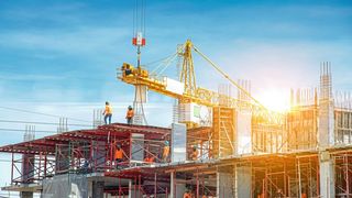 Bei Bauprojekten kann es schnell zu unerwarteten Kostenexplosionen kommen. (Bild: JT Jeeraphun - stock.adobe.com)