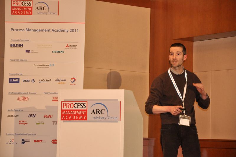 Tom Boelen, Process Control Engineer bei BASF sprach über Einsatzmöglichkeiten von LMPC.  (Bild: M.Henig/PROCESS)