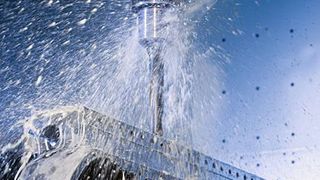 Es lohnt sich, das Kühlschmierstoff-Management auf Energiesparmöglichkeiten zu untersuchen. Bild: Knoll Maschinenbau (Archiv: Vogel Business Media)