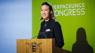  „Die Verpackungswirtschaft ist hochinnovativ und bringt Pionierleistungen bei der Ermöglichung und Etablierung von Circular Economy sowie beim Umwelt- und Klimaschutz“, so Kim Cheng, Geschäftsführerin des DVI. (DVI)