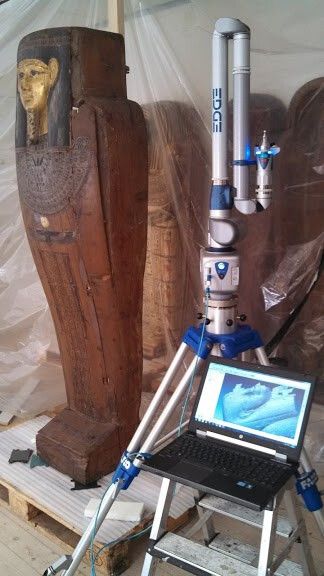 Daraus entstehen ein geometrisches 3D-Mesh und die zugehörigen strukturierten Bilder. (Bild: Interactice Institute)