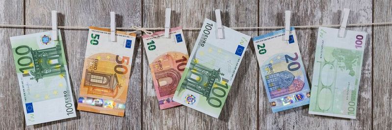 Der Gehaltsreport 2023 klärt: Was verdienen Arbeitnehmer in den unterschiedlichen Branchen konkret? In welchen Bundesländern sind die Unternehmen besonders spendabel?(Bild:  frei lizenziert /  Pixabay)