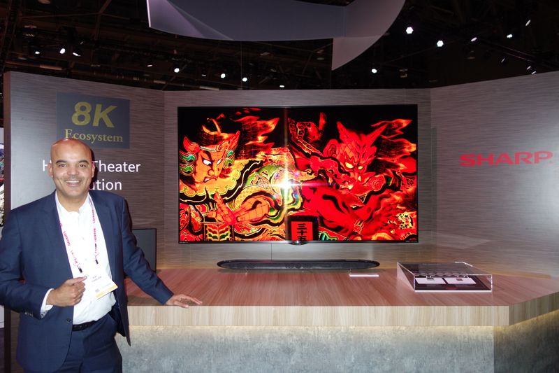 Kai Thielen, Sharp, steht auf 8K! (IT-BUSINESS)