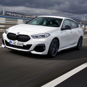 (BMW)
