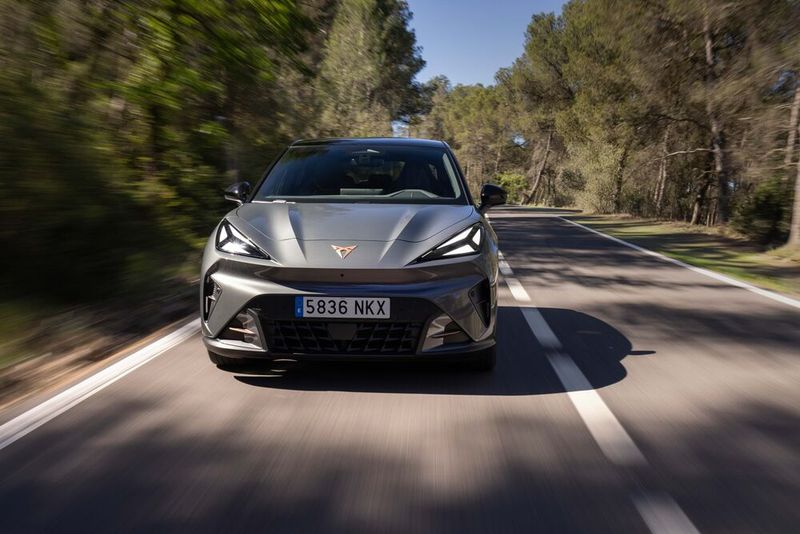 Cupra combines modern technology with clear structures in the interior (Image:Cupra via Authors' Union Mobility)