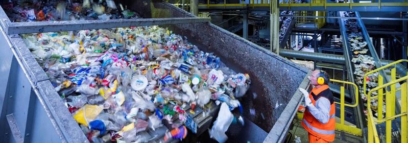 In the K3I-Cycling project, the participants are developing new methods to produce high-quality plastic recyclates from mixed lightweight packaging waste.(Source:  Kay Herschelmann)