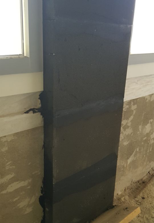 Das Foamglas-System 3.2.7 kombiniert eine leistungsfähige Innendämmung mit einer flexiblen Trockenbaukonstruktion und eignet sich besonders für funktionale Innenbereiche im Bestand.(Foto:  Pittsburgh Corning (Schweiz) SA)