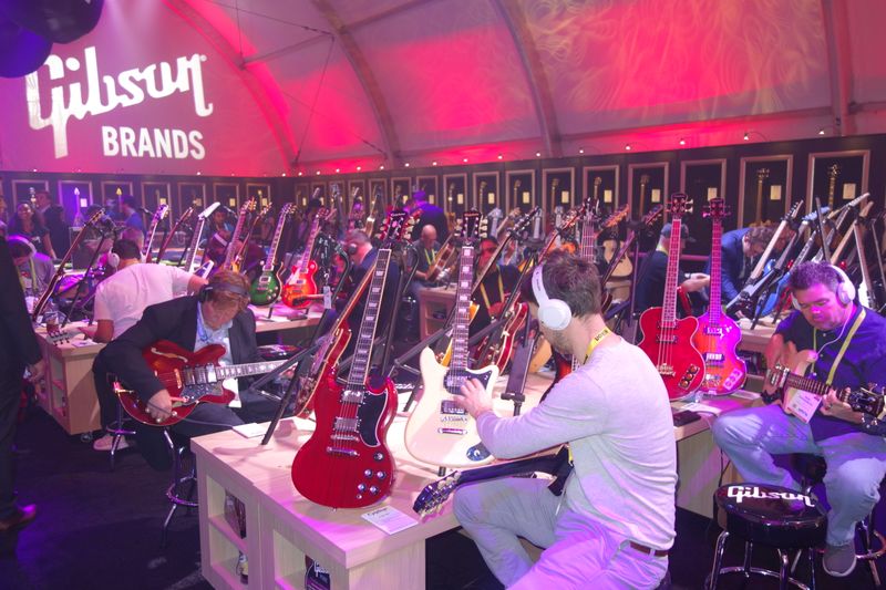 Bei Gibson konnte man den Sound der Gitarre testen. (Bild: IT-BUSINESS)