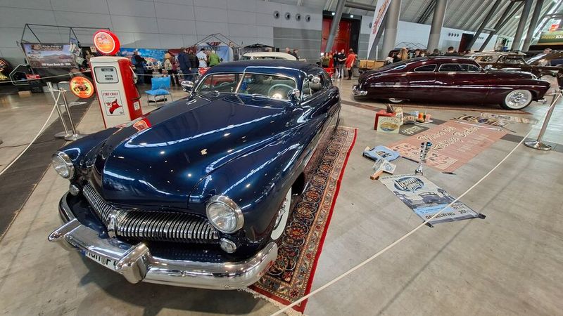 Toll gemachte US-Car-Sonderschau, die nicht nur die Autos selbst zeigte, stattdessen diese passend geschmackvoll inszenierte. (Bild: Dominsky – VCG)