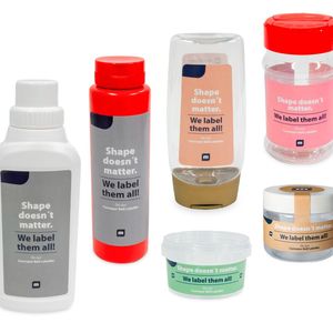 Die Etikettierserie L 320 verarbeitet zylindrische und konische Produkte sowie Formflaschen. (Bild:  Multivac)