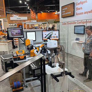 Weidmüller auf der SPS: Robotik, die sich dem Arbeitsplatz anpasst - und nicht umgekehrt.(Bild:  MC/VCG)