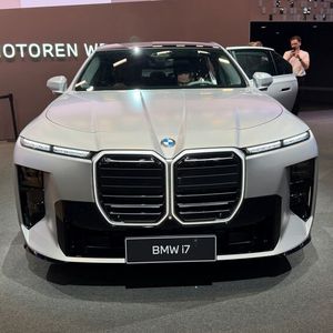 Bei BMW feierte der überarbeitete 7er – inklusive der Elektroversion i7 – seine Premiere.(Bild:  Wehner - VCG)