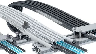 Flatveyor ZP bietet ein einfaches Verfahren für den Austausch von Leitungen und Schläuchen durch den Anwender, insbesondere für Reinraumanwendungen. (Bild: Tsubaki Kabelschlepp)