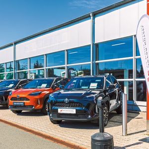 Der neue Standort firmierte bis zum Frühjahr noch als Toyota Engel.(Bild:  Motor-Nützel)