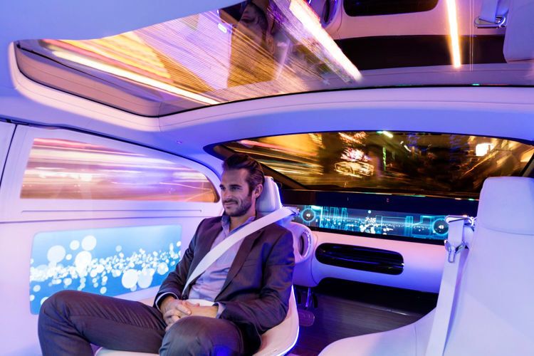 Unsere Nachkommen werden nichts mehr mit dem Autofahrer von heute gemein haben –  glaubt Mercedes. (Foto: Mercedes)